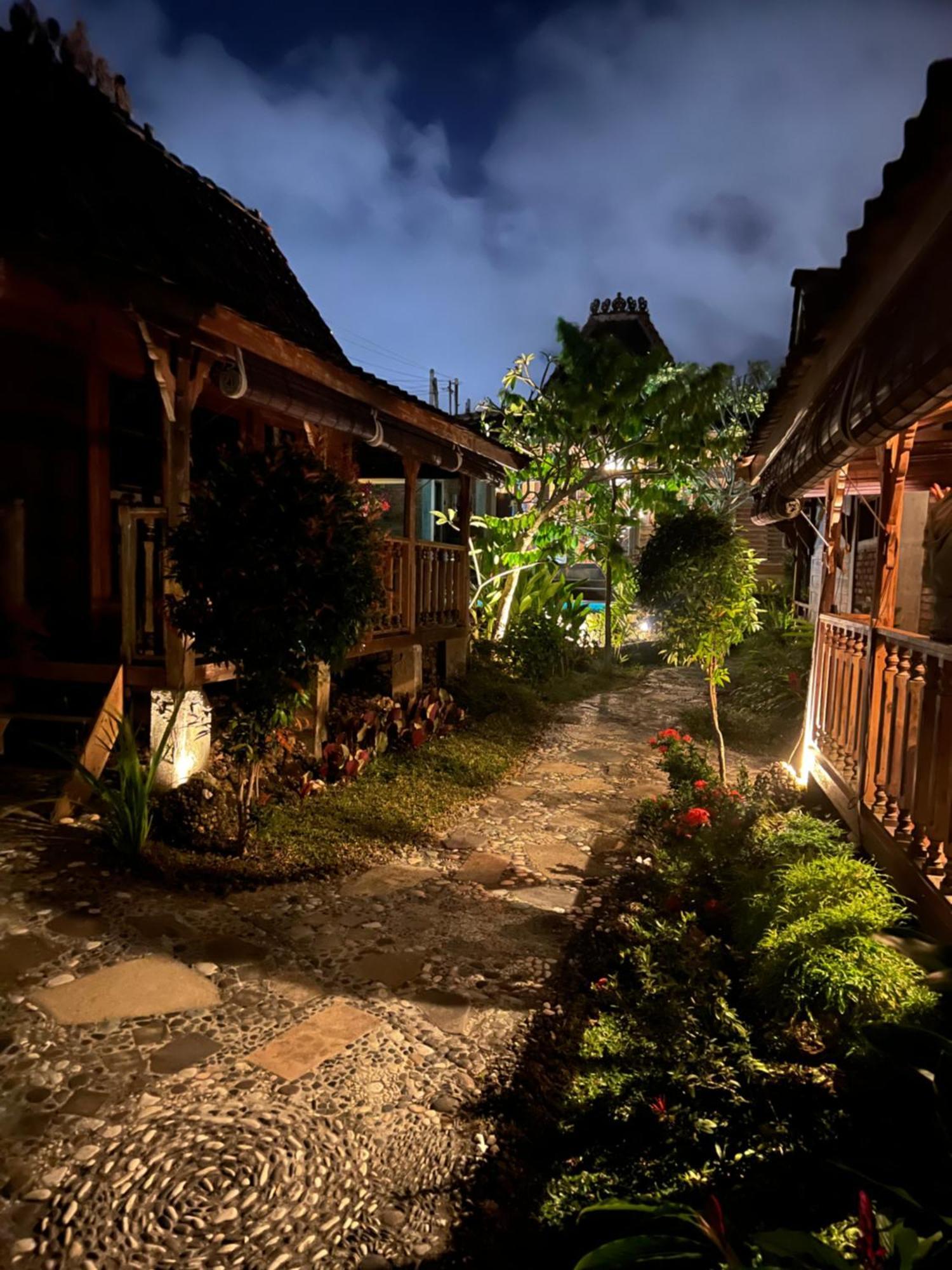 Pinokkio B&B Restaurant อูงาซัน ภายนอก รูปภาพ