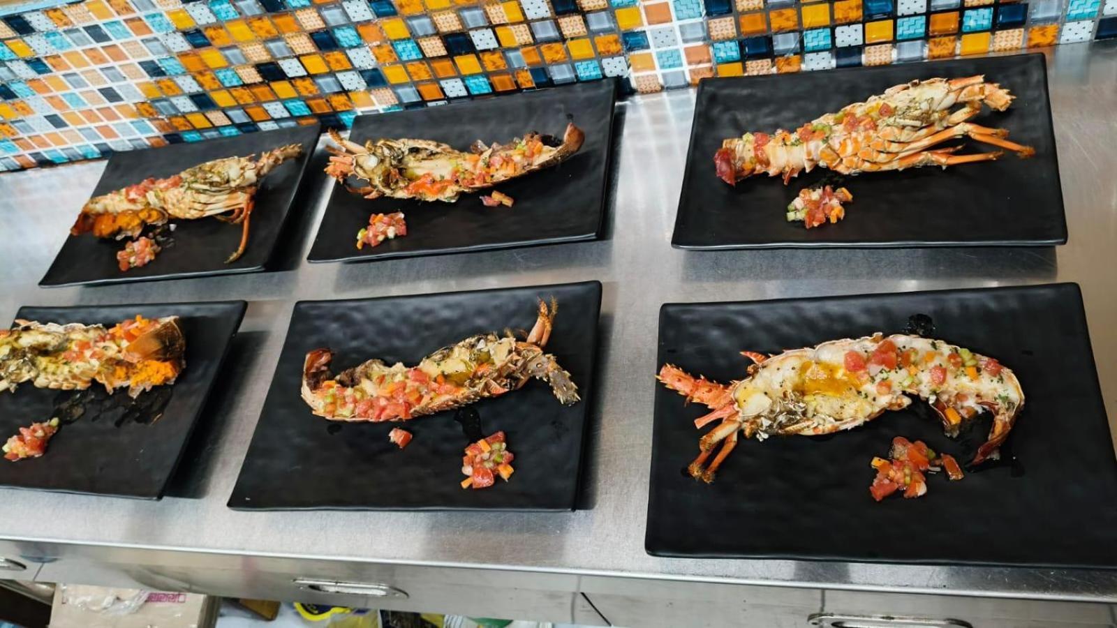 Pinokkio B&B Restaurant อูงาซัน ภายนอก รูปภาพ